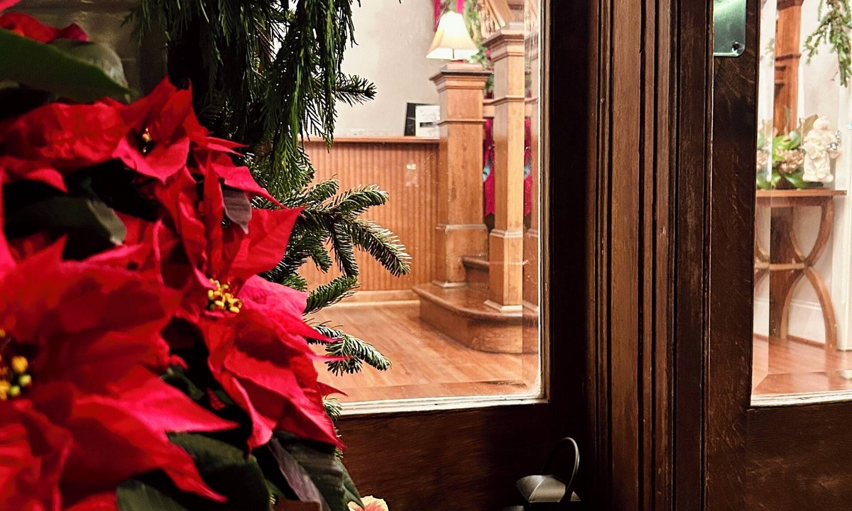 Tullahoma Hotel | Grand Lux Inn