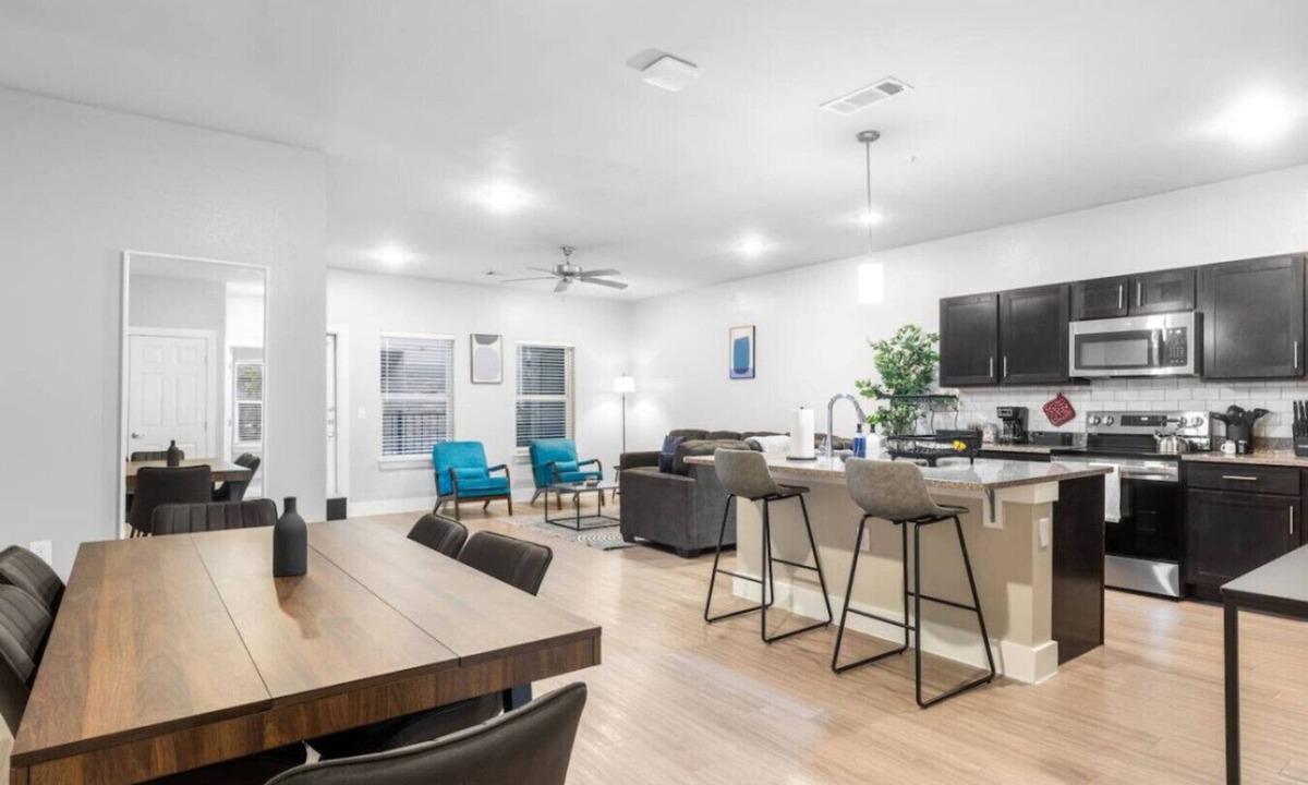 Grand Prairie Apartment | Grand Prairie 2BR | IKEA, Epic Waters, Bass Pro