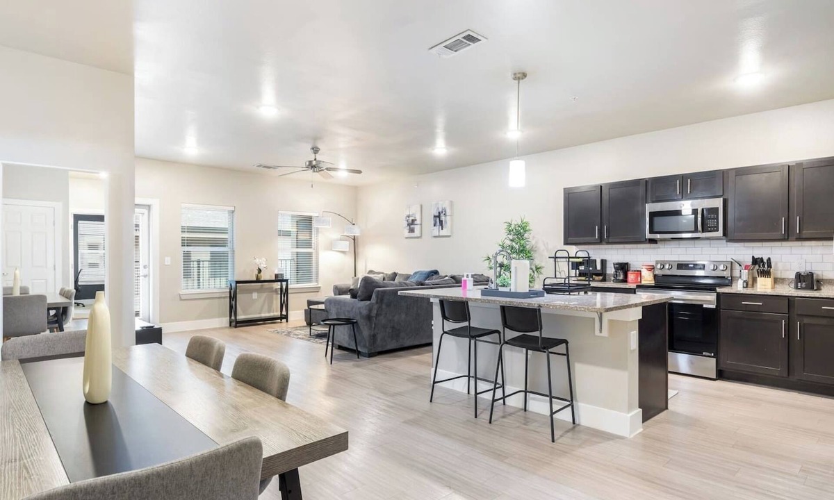 Grand Prairie Apartment | Grand Prairie 2BR | IKEA, Epic Waters, Bass Pro