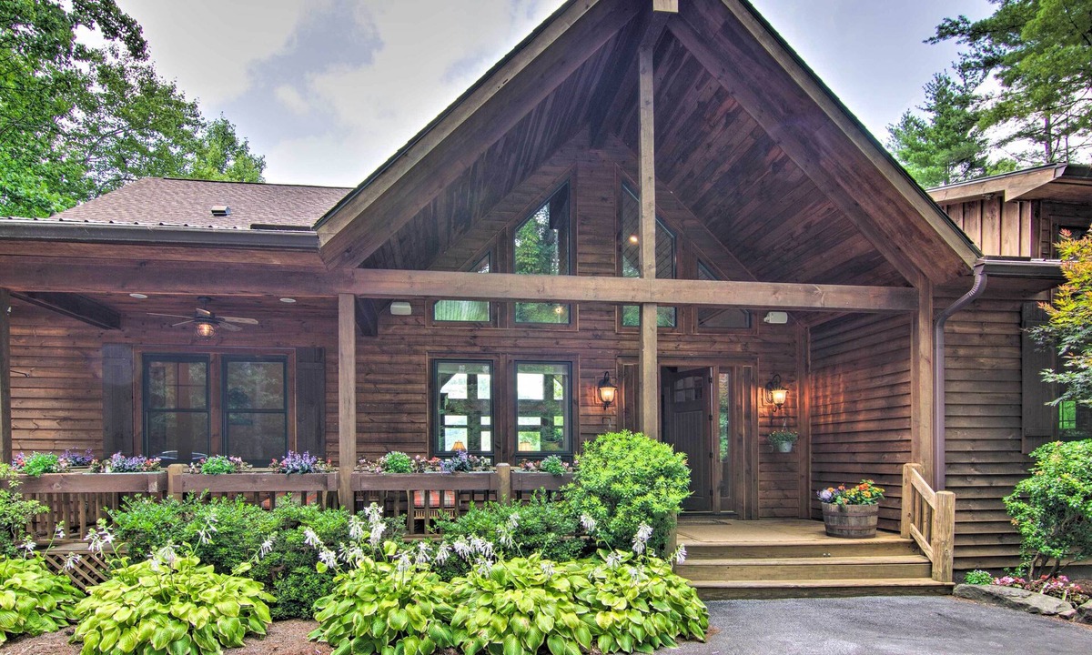 Bear Lake Reserve House | Grand Retreat in Bear Lake Reserve w/Scenic Decks