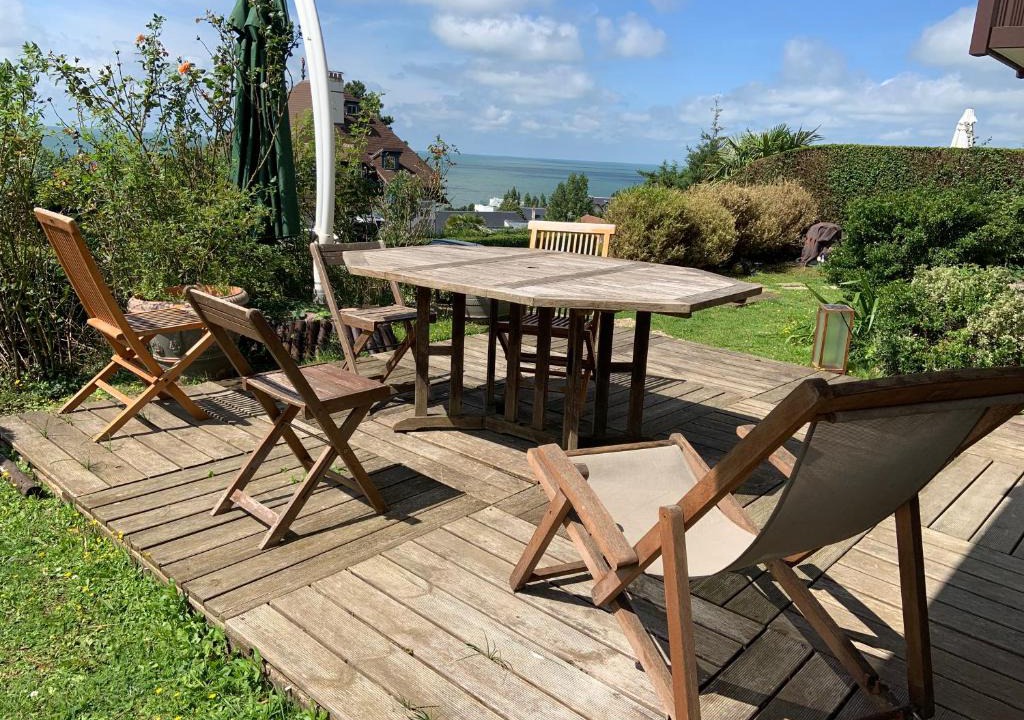 Blonville-sur-Mer Apartment | Grand rez de jardin-terrasse avec vue sur la mer - 2 chambres