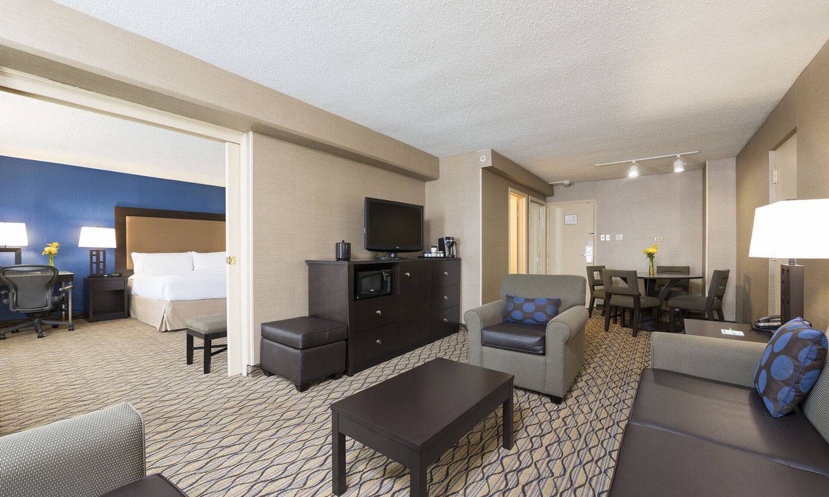 Elk Grove Village Hotel | Grand Royal Hotel O'Hare - Chicago