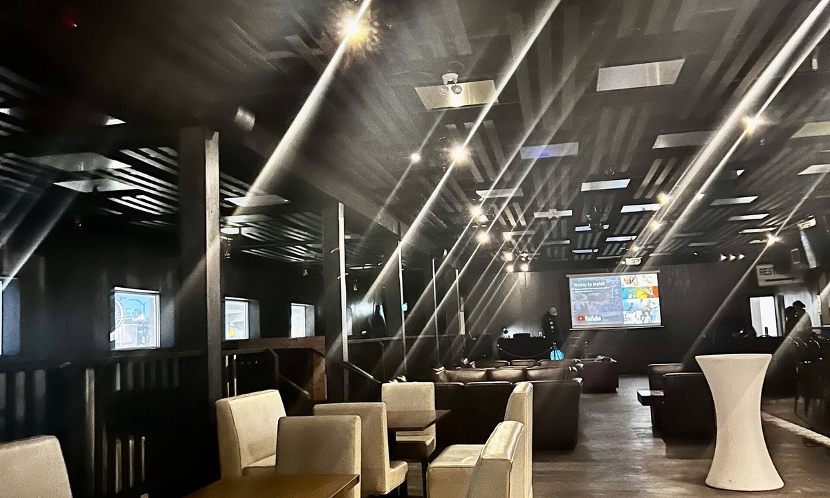 Winnipeg Hotel | Grand Royal Legacy