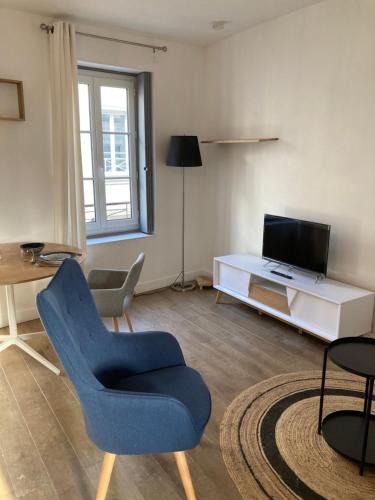 Saint-Germain-en-Laye Apartment | Grand Studio cosy au cœur de saint germain en laye - RER À à pied