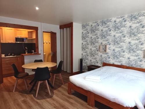 Arlos House | Grand studio en montagne