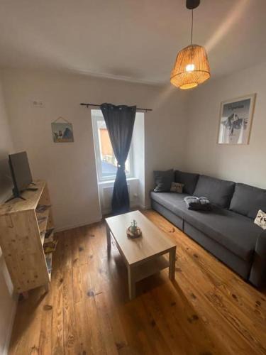 Bagneres-de-Bigorre Apartment | Grand Studio à 3 min du centre-ville