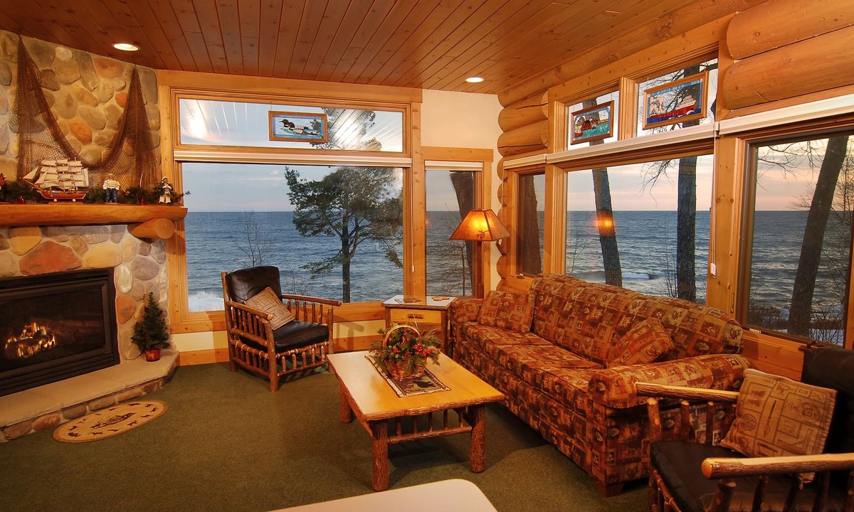 Castle Danger Cabin | Grand Superior Lodge