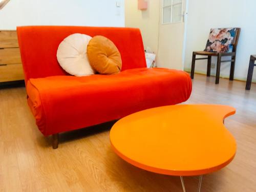 Sartrouville Apartment | Grand T1 proche RER A, Vrai lit, Cuisine séparée, RDC