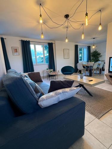 Balines Apartment | Grand T3 2 chambres avec vue sur la campagne à Bâlines