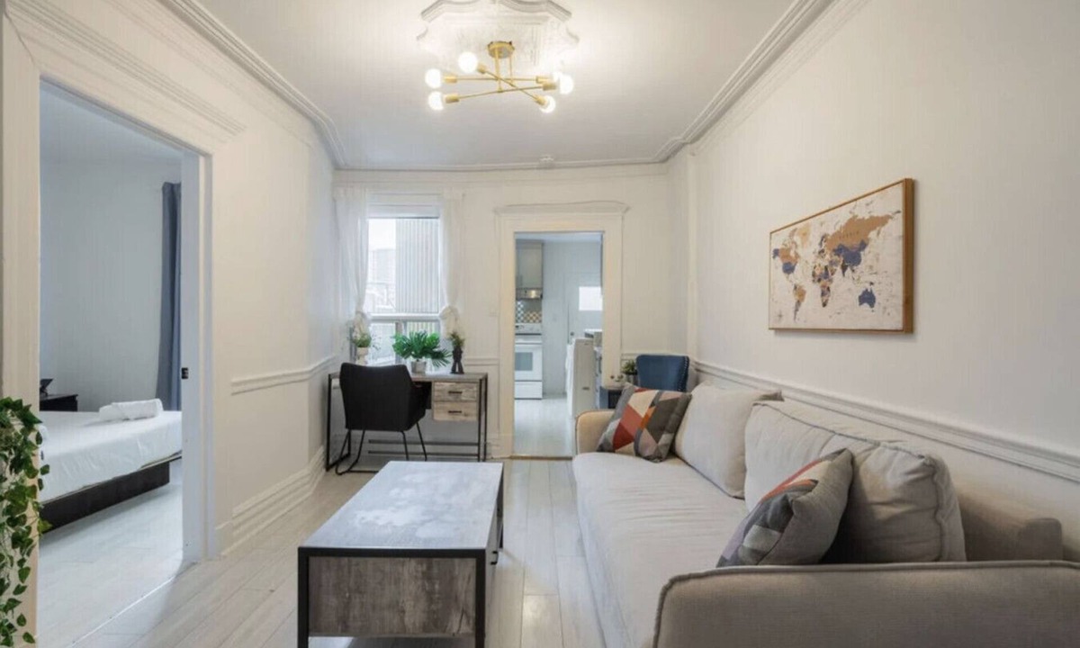 Griffintown Apartment | Grand Urban | 4BR Luxe Stay in Griffintown