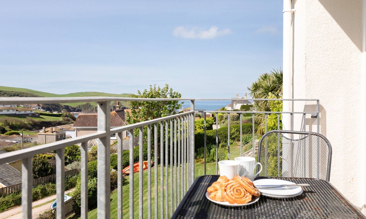 Hope-Cove Cottage | Grand View