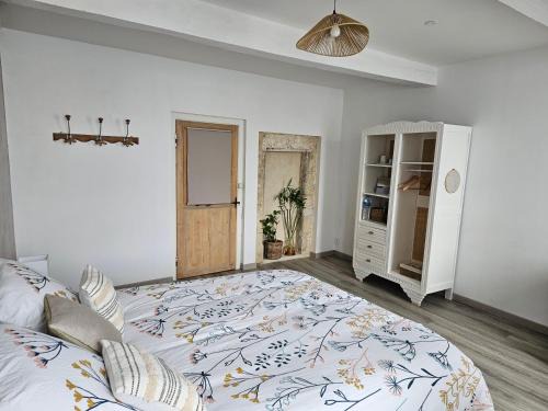 Saint-Clar House | grande chambre confort les arcades