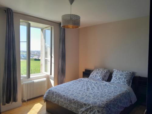 Sainte-Cecile Bed & Breakfast | Grande chambre lumineuse