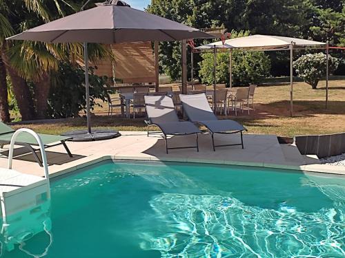 Saint-Germain-sur-Vienne Villa | Grande maison familiale avec piscine chauffée