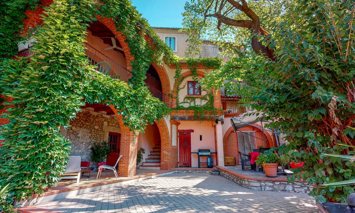 Puechabon House | Grande Maison avec piscine et parc proche St Guilhem le Désert