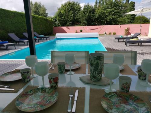 Noyant-Villages House | Grande maison de Touraine avec piscine chauffée