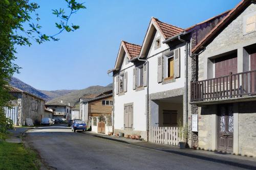 Cazavet House | Grande Maison De Village