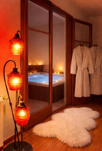 Montbouy House | Grande maison romantique avec jacuzzi intérieur & parking, à 1h30 de Paris