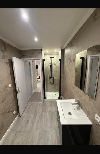 Roubaix Apartment | Grande rue