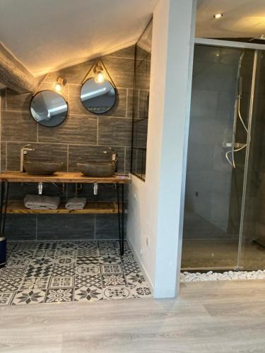 Entraigues-sur-la-Sorgue Apartment | Grande terrasse CLIM parking privé SMART TV, local velos