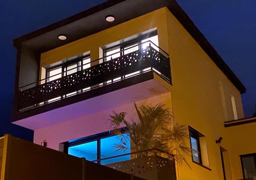 Juvignac Villa | Grande Villa cosy avec piscine, sauna & jacuzzi
