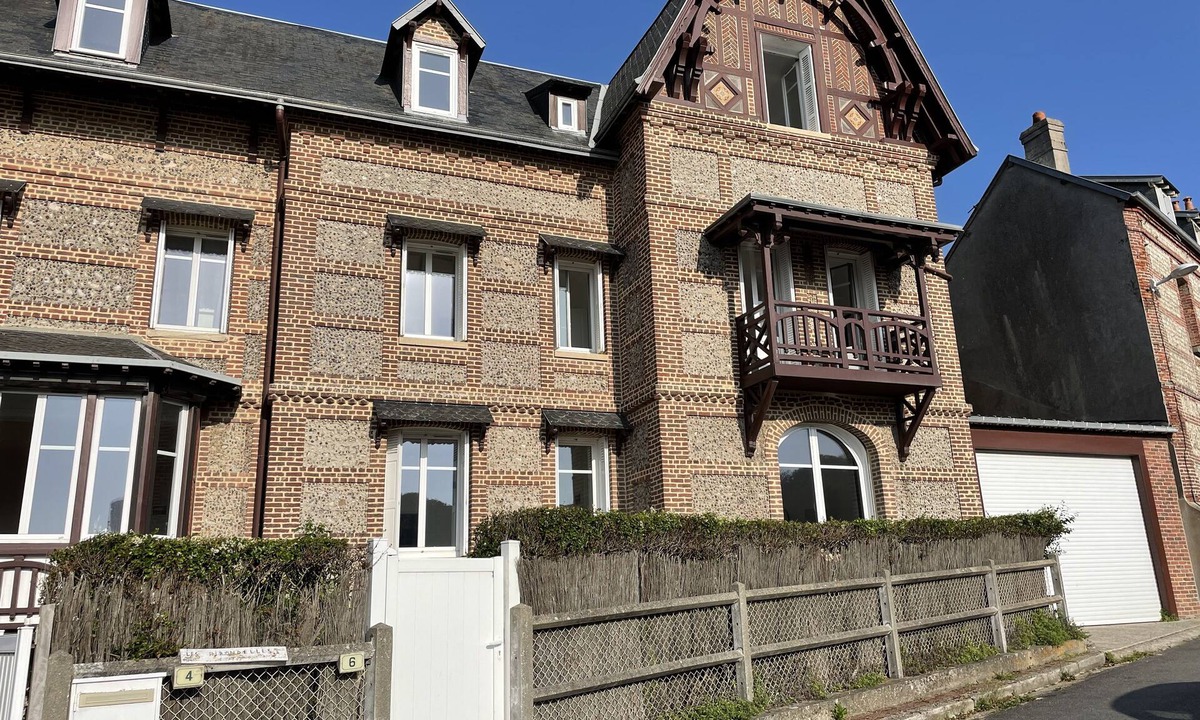 Veulettes-sur-Mer Villa | Grande Villa Familiale, vue sur mer à 30 Mètres de la Plage!