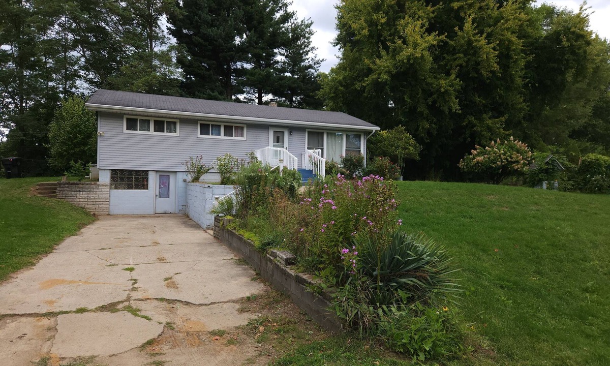 Sodus House | Grandma's Garden Getaway