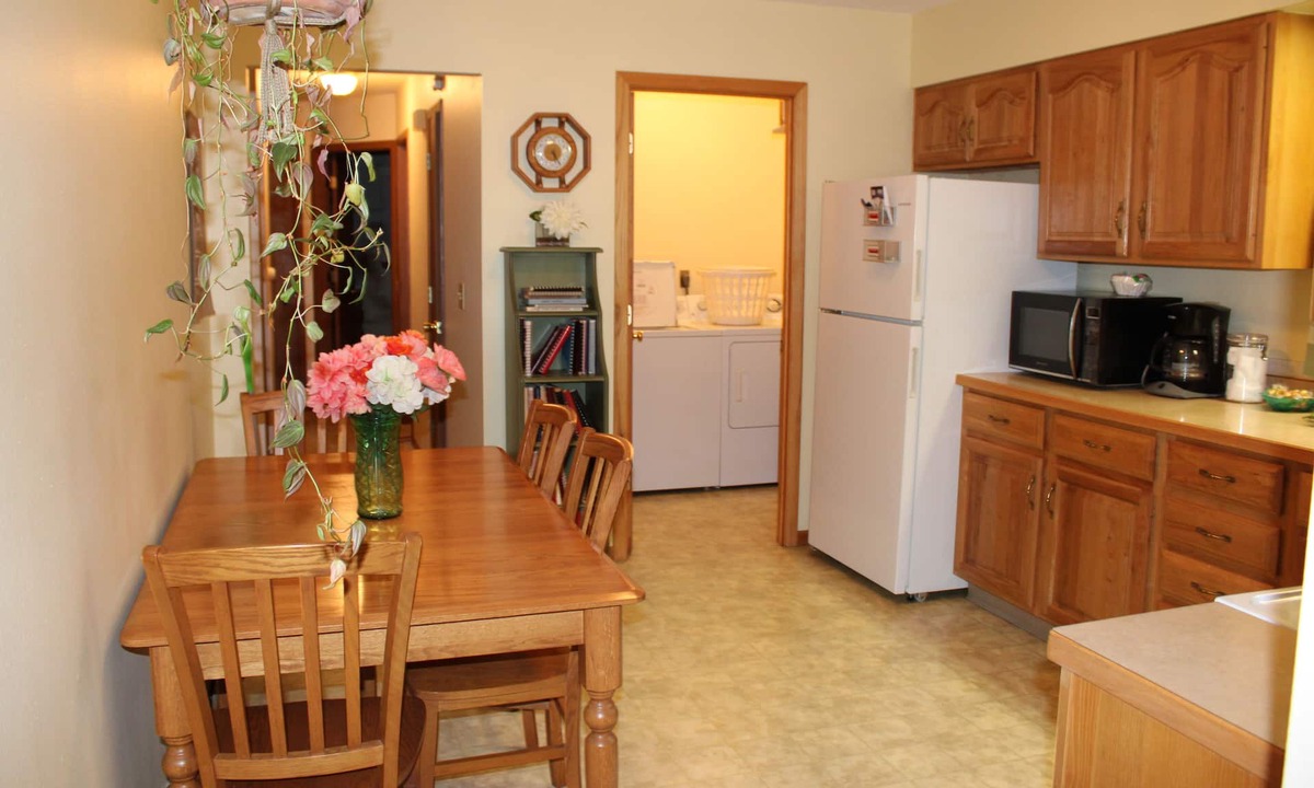 Iowa City House | Grandma's House - home away from home, close to UI, downtown IC and Coralville