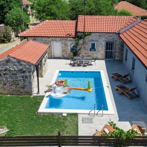 Dobra Voda Villa | GRANDMA´S HOUSE