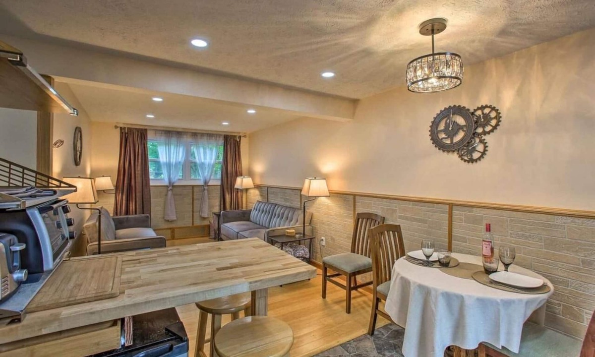 Lake Ann Apartment | Grandma's House LA 1-bedroom apartment just 22 minutes to Lake Michigan