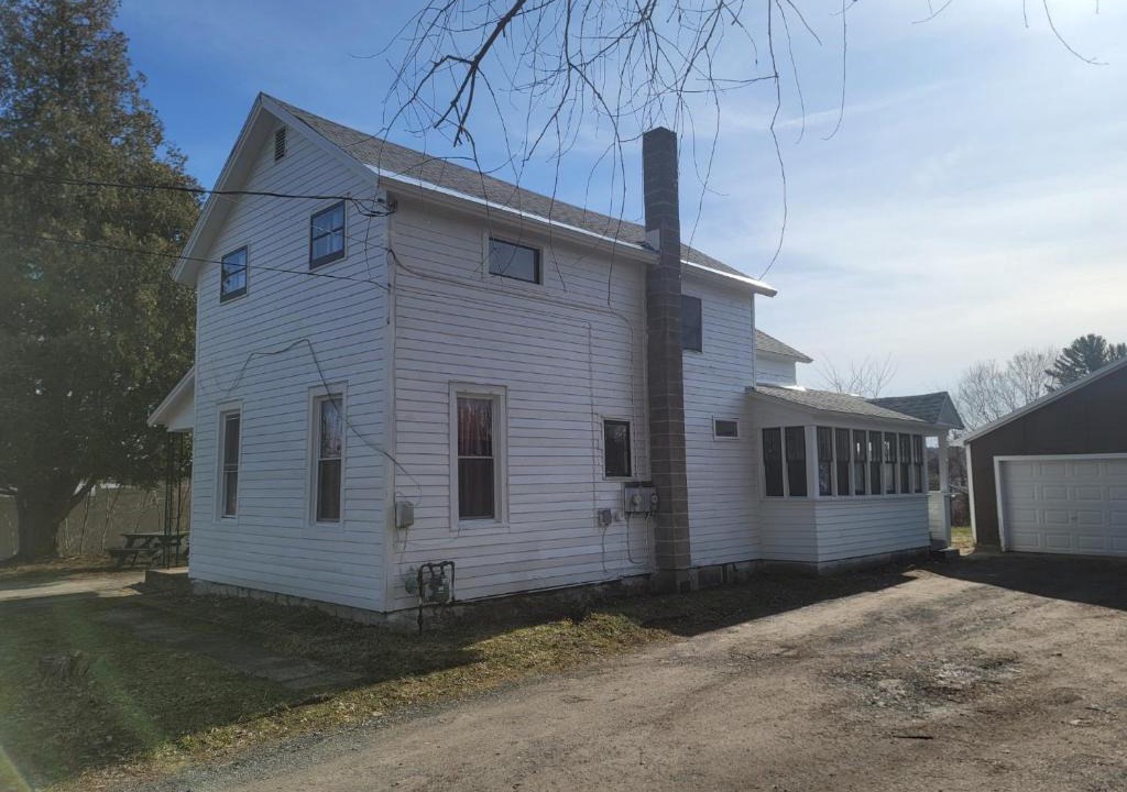 West Carthage Apartment | Grandmas House