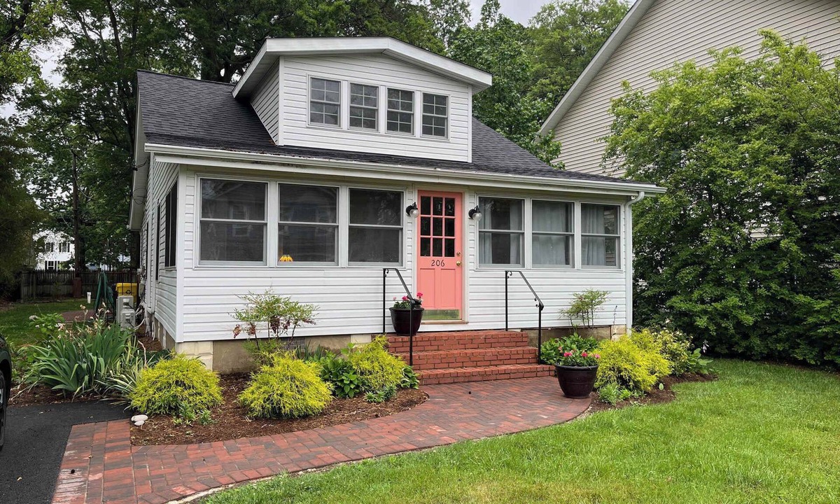 Mayo House | Grandma’s Summer House @ Beverly Beach