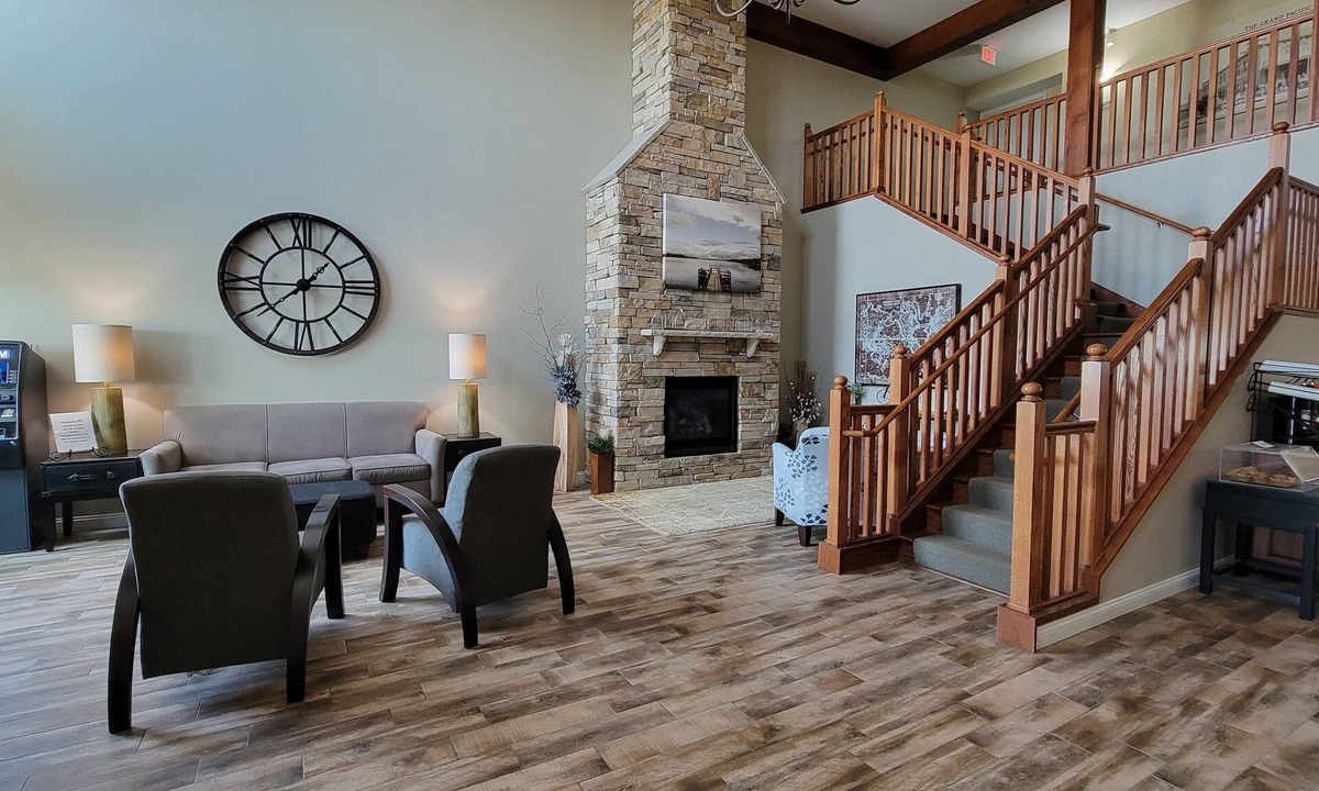 Perham Hotel | GrandStay Hotel & Suites Perham
