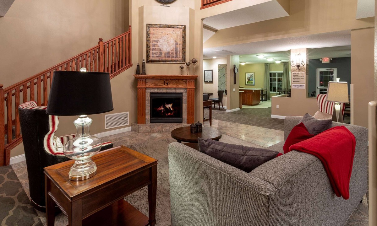 Ames Hotel | GrandStay Hotel & Suites