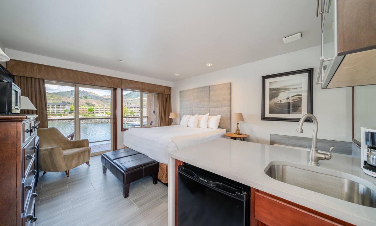 Chelan Condo | Grandview 721 Waterfront King River View