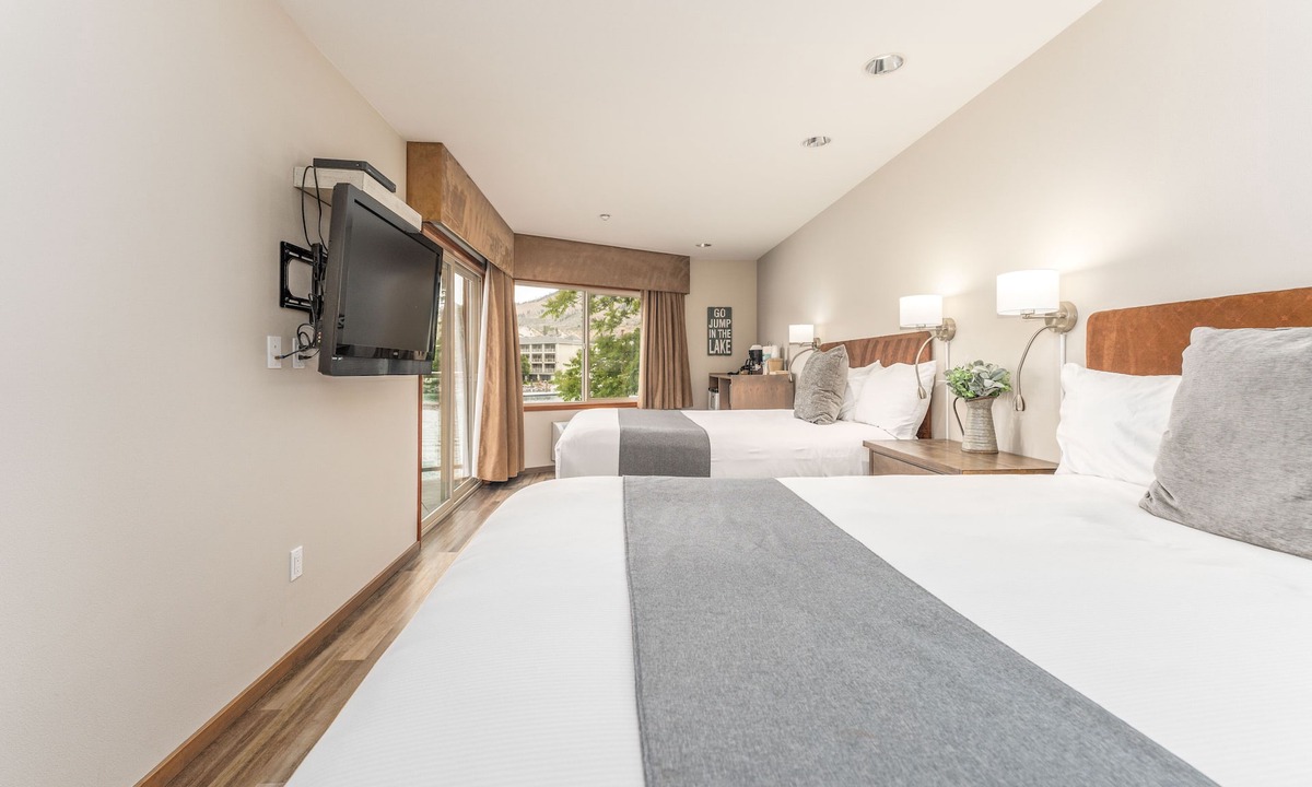 Chelan Condo | GrandView #724 - Double Queen Suite