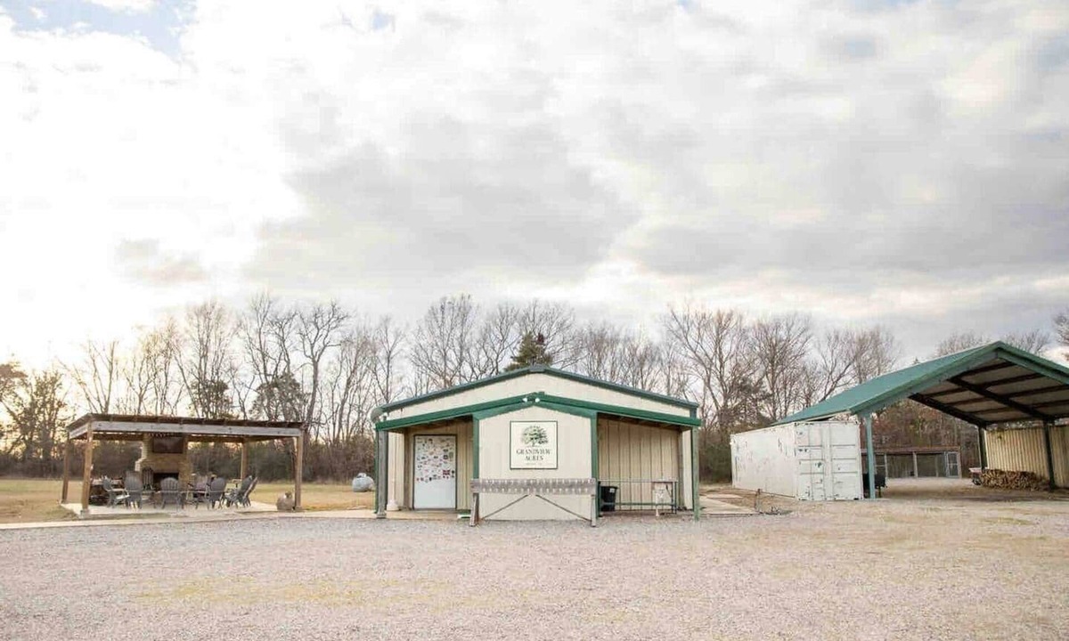 Ethel House | Grandview Acres Bunkhouse