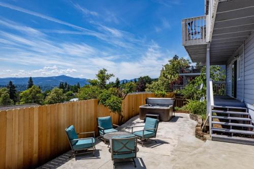 White Salmon House | Grandview Get-A-Way home