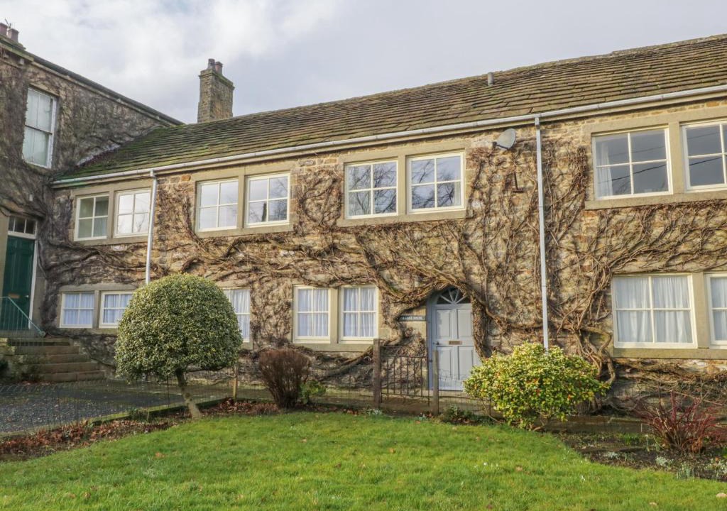 Carleton House | Grange House