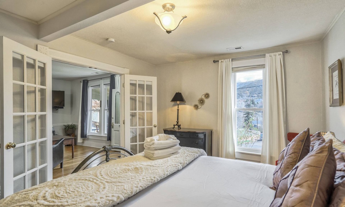 Manitou Springs House | Granite Grotto
