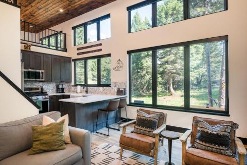 Philipsburg House | Granite Moose Hideaway