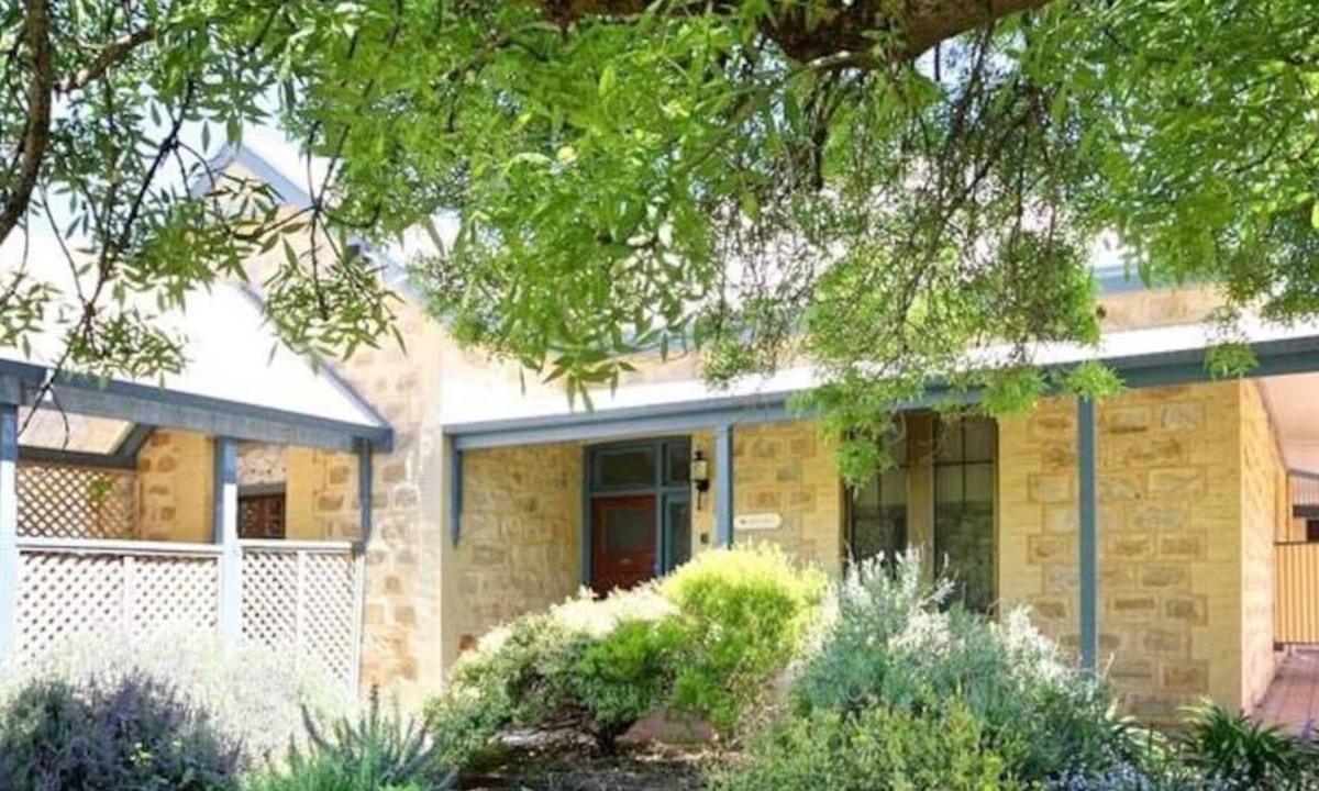 Upper Wakefield House | Granmas Cottage Clare Valley