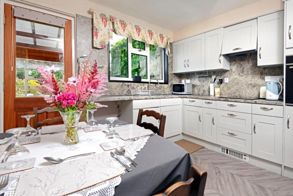 Newcastleton House | Granny’s Cottage