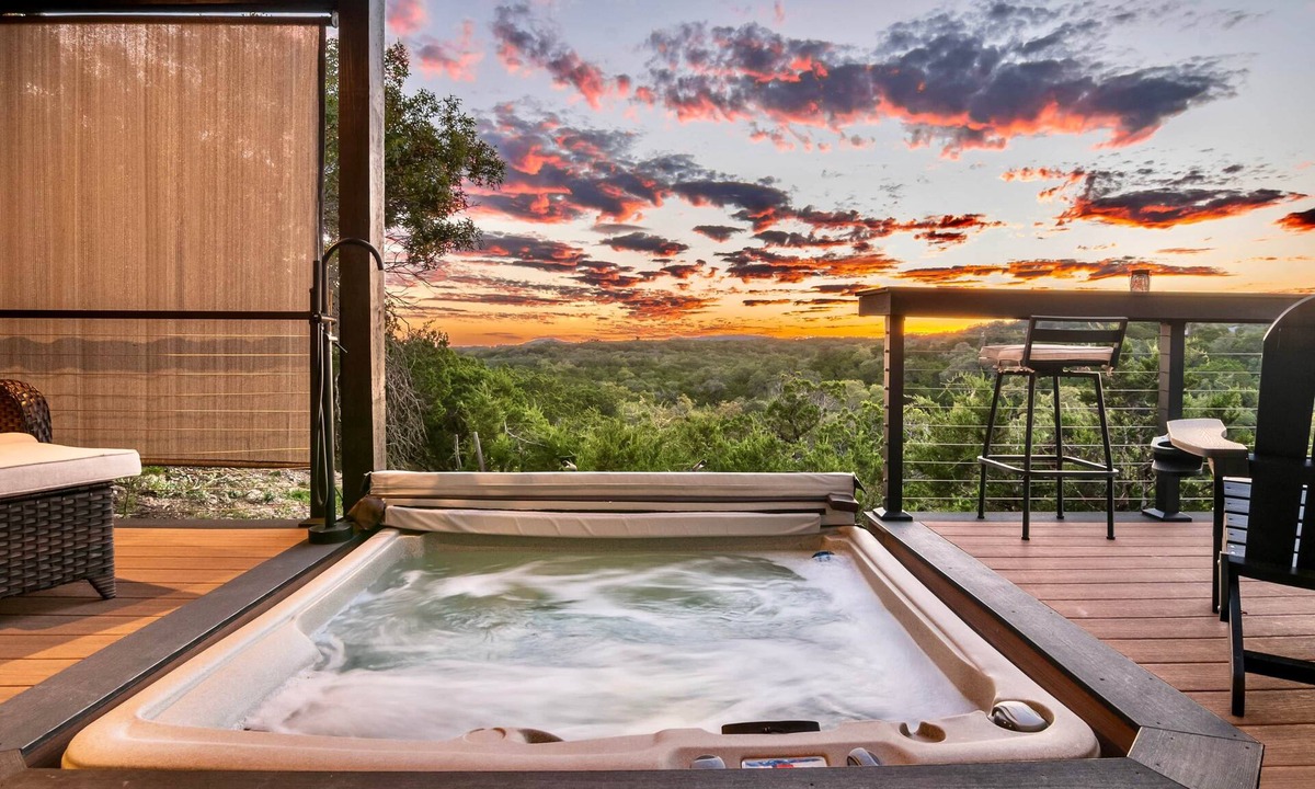 Helotes Cabin | Grantham House Cozy Hill Country Stay