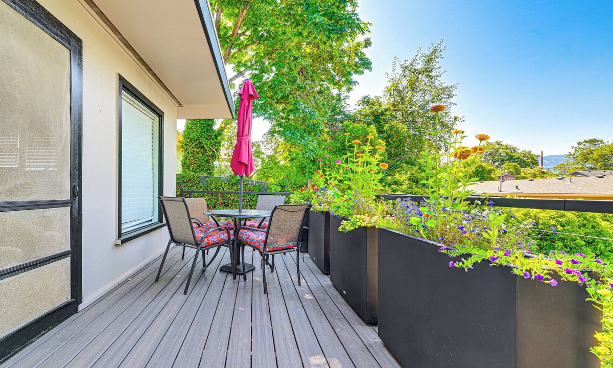 Grants Pass House | Grants Pass Getaway w/Expansive Deck!