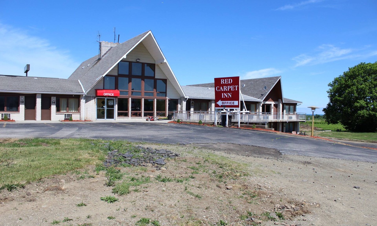 North East Hotel | Grapevine Inn