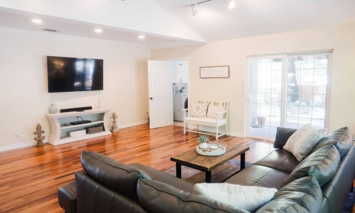 Cedar Ridge Apartment | Grass Valley Home w/Hot Tub