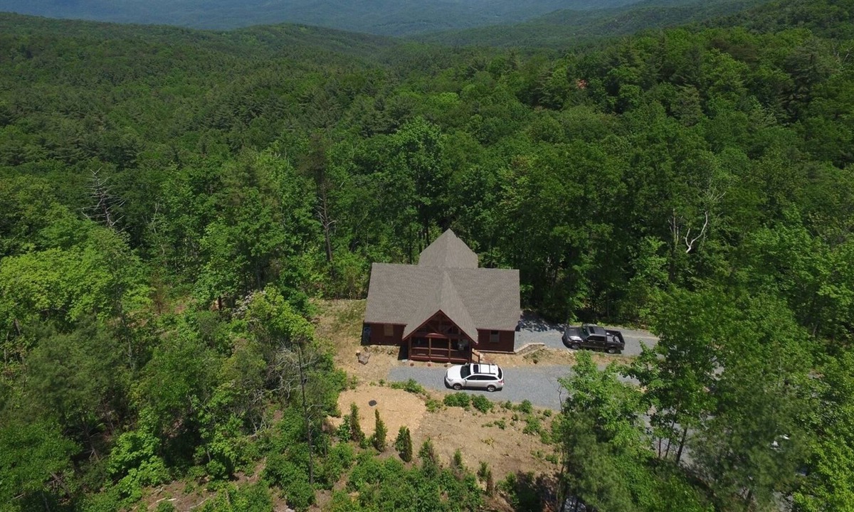 Chatsworth Cabin | Grassy Mountain View