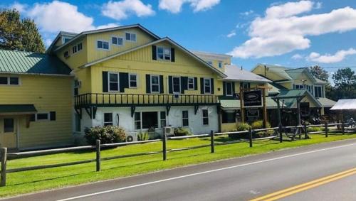 West Dover Bed & Breakfast | Gray Ghost Inn