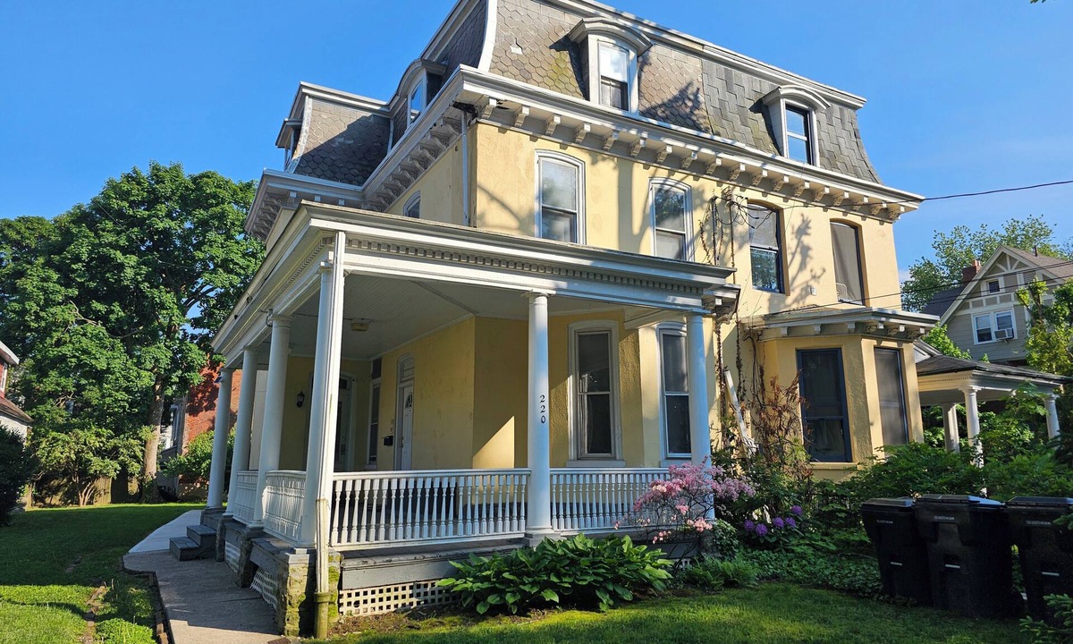 Germantown Apartment | Great 1BR Apt, Porch, Easy Parking & Access to Transit